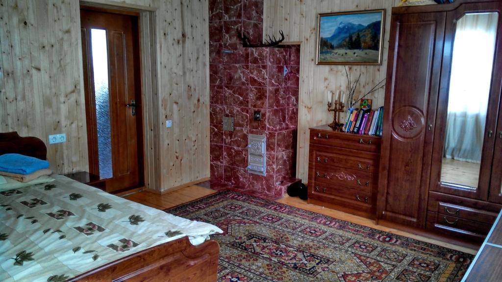Cottage Ozerniy Lazeshchyna Ruang foto