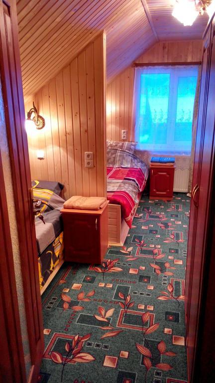 Cottage Ozerniy Lazeshchyna Ruang foto