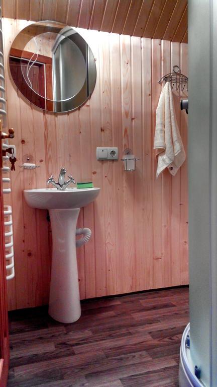 Cottage Ozerniy Lazeshchyna Ruang foto