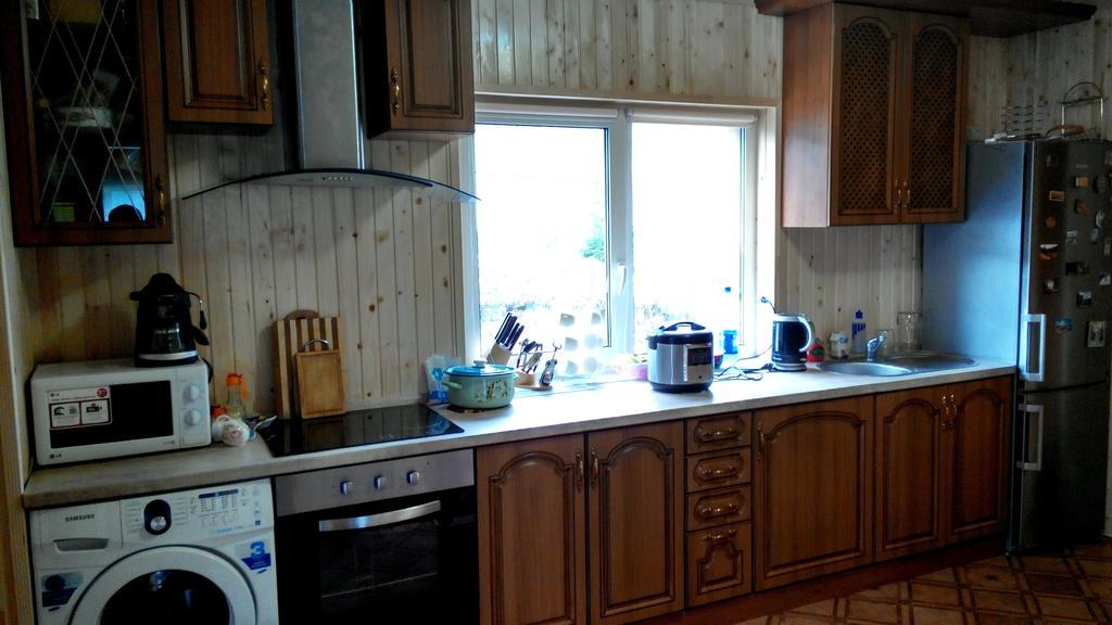 Cottage Ozerniy Lazeshchyna Ruang foto