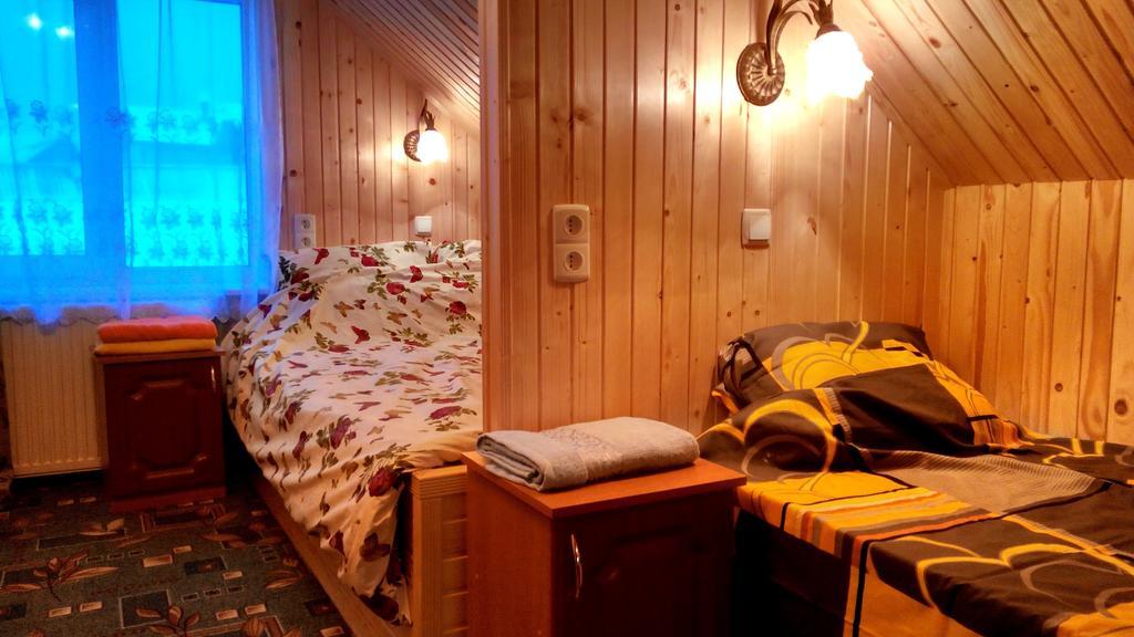 Cottage Ozerniy Lazeshchyna Ruang foto