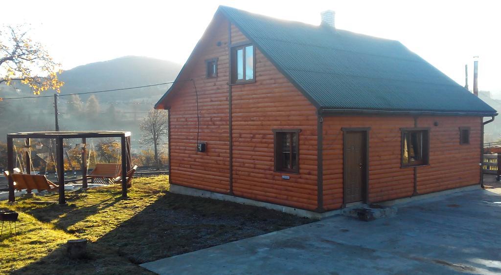 Cottage Ozerniy Lazeshchyna Bagian luar foto