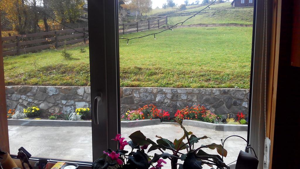 Cottage Ozerniy Lazeshchyna Bagian luar foto